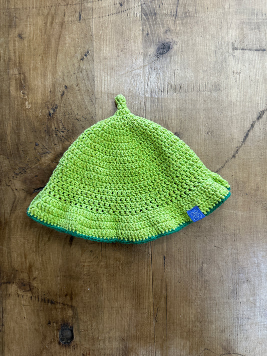 Polychrome crochet hat green